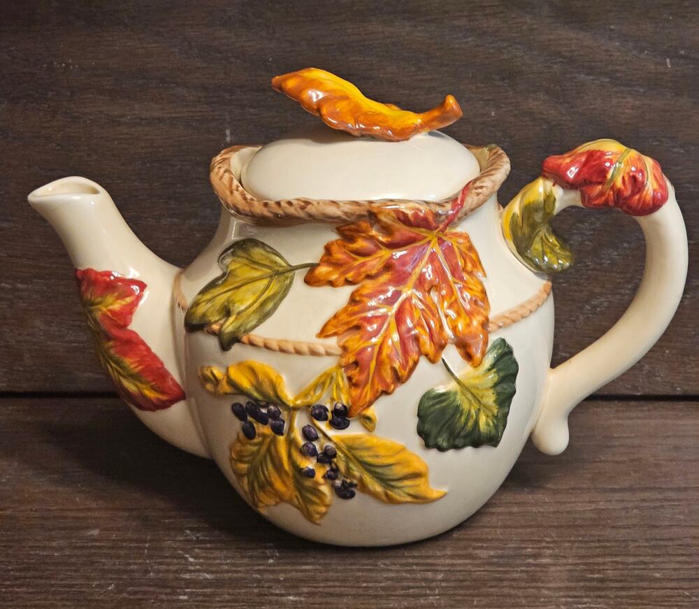 Vintage BICO China Fall Leaves Autumn Colors 3D Teapot with Lid EUC